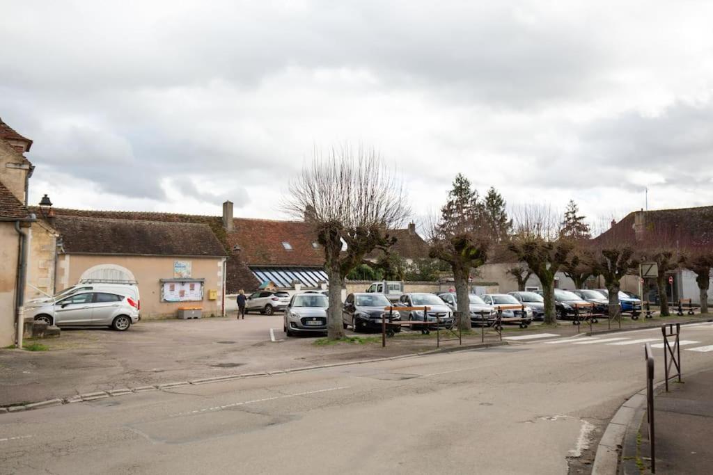 Paisible, Parking Gratuit, Emplacement Velo - Village Vaux 3 Minutes Auxerre